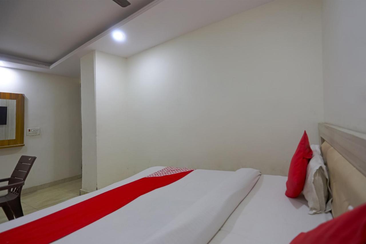Oyo Flagship 79289 Hotel Grand Keshav Ghaziabad Zewnętrze zdjęcie