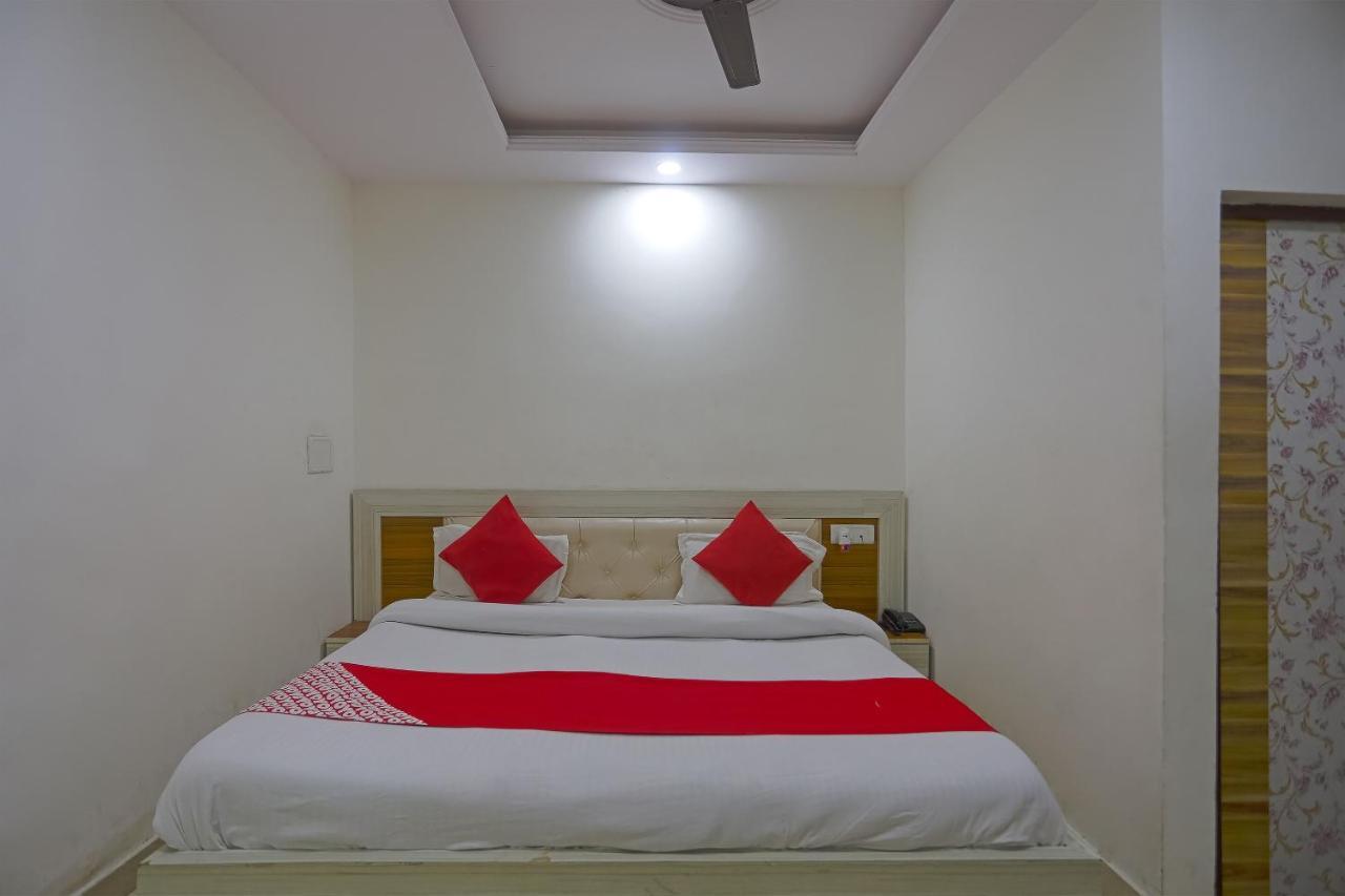 Oyo Flagship 79289 Hotel Grand Keshav Ghaziabad Zewnętrze zdjęcie